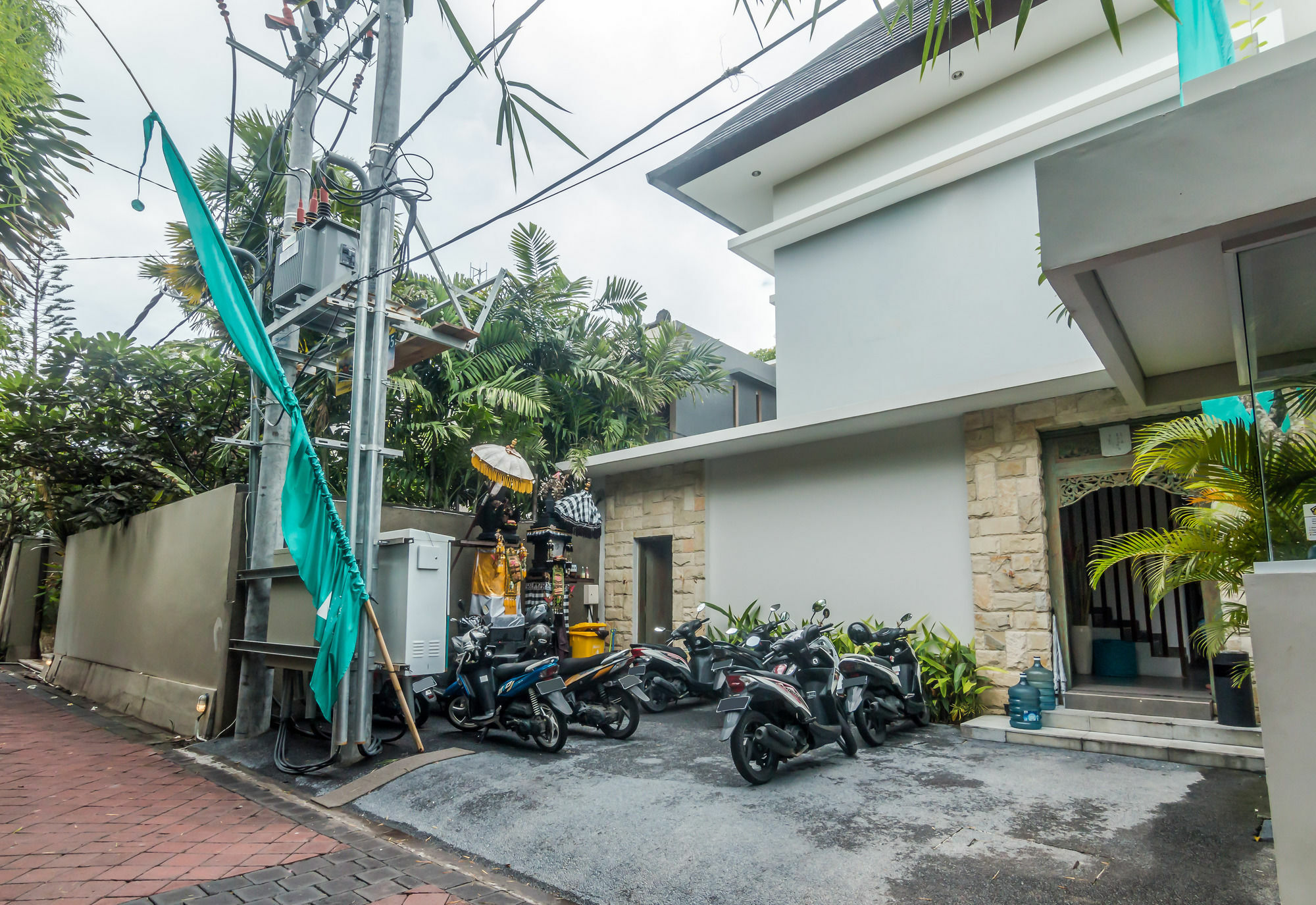 Zen Rooms Seminyak Kayu Jati Dış mekan fotoğraf